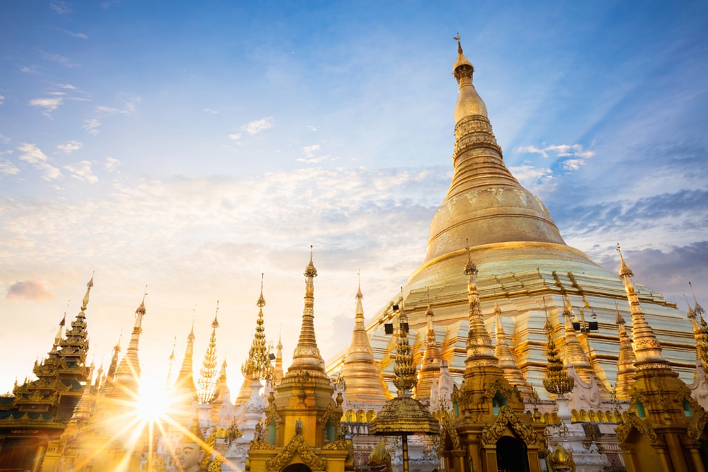 เจดีย์ชเวดากอง (Shwedagon Pagoda)